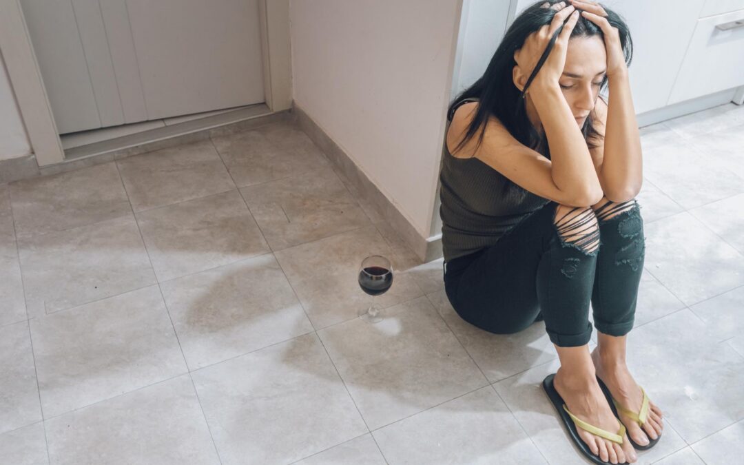 How Dual Diagnosis Treatment Addresses the Link Between Trauma and Alcohol